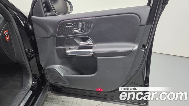 Mercedes-Benz GLB-Class (X247) GLB200 d 2024 — фото 24