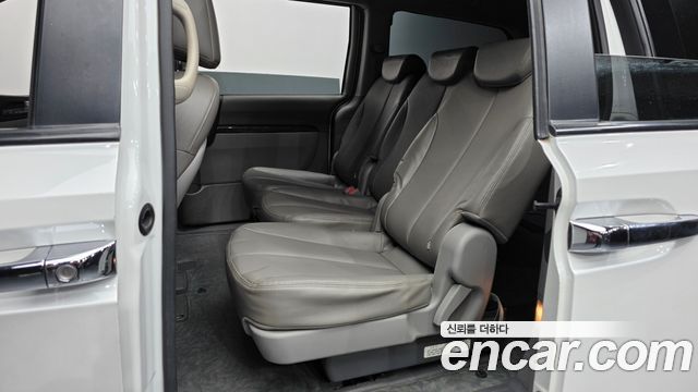 Kia Carnival R New Carnival Limousine GLX High-Deluxe 2014 — фото 11