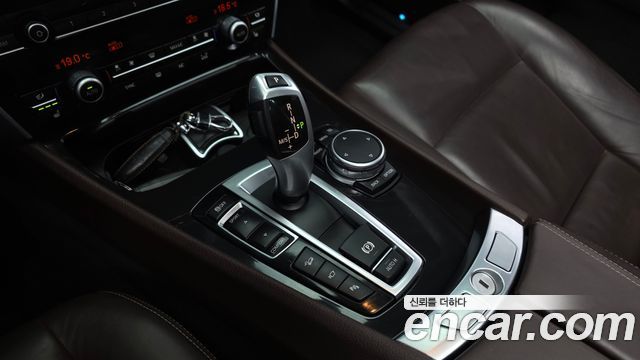 BMW 5 Series GT (F07) GT 30d xDrive 2015 — фото 9