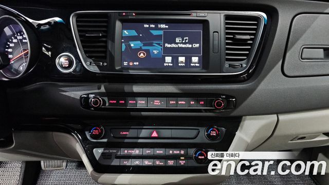 Kia Carnival 9-seater Prestige 2015 — фото 12