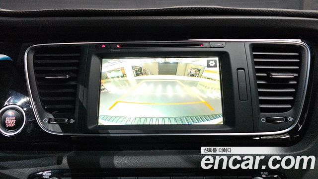 Kia Carnival 9-seater Prestige 2015 — фото 13