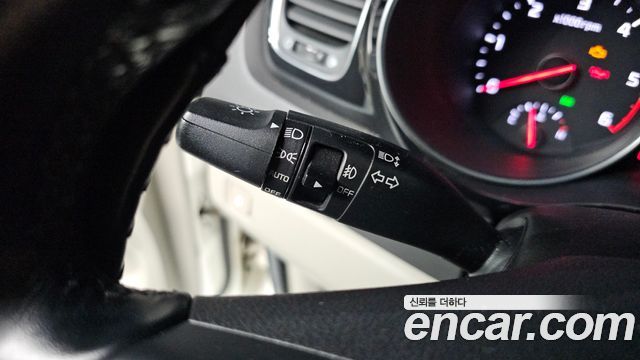 Kia Carnival 9-seater Prestige 2015 — фото 15