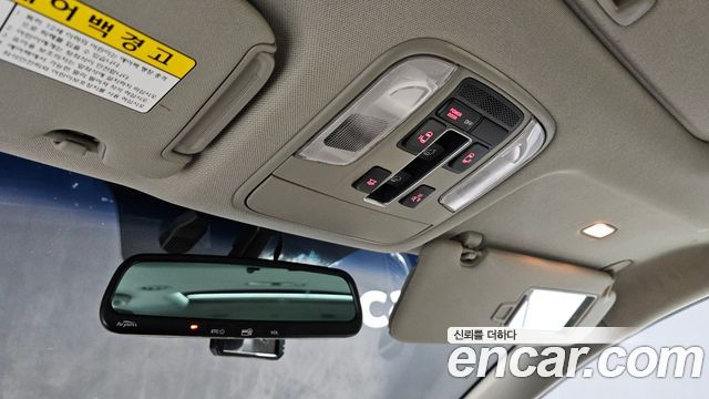 Kia Carnival 9-seater Prestige 2015 — фото 16