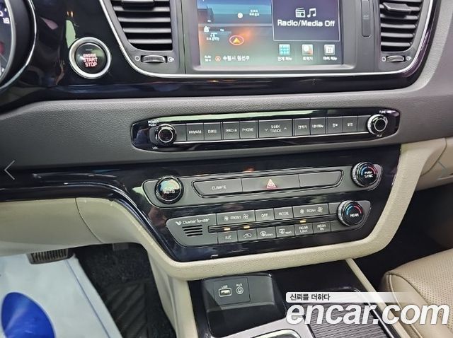 Kia Carnival 9-seater Prestige 2015 — фото 10