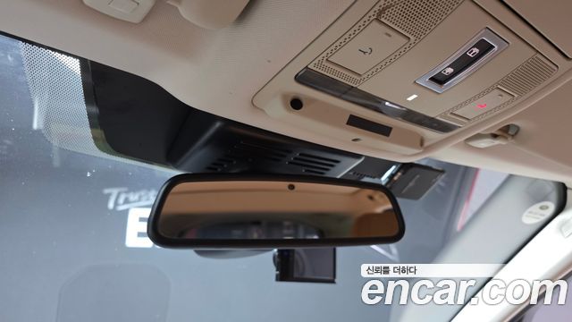 Land Rover Discovery Sport 2.0 TD4 HSE Luxury 2019 — фото 17