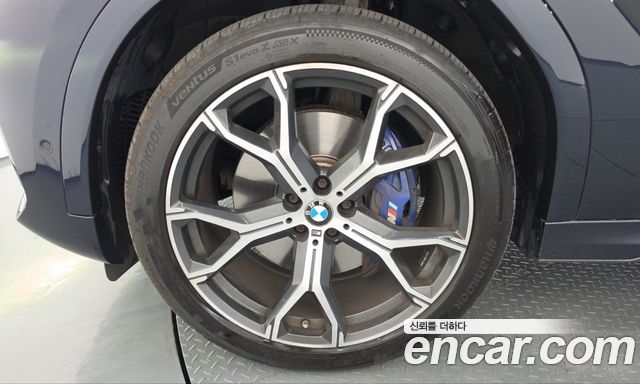BMW X6 (G06) xDrive40i M Sport 2021 — фото 5