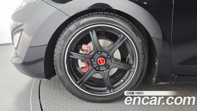 Hyundai i30 (New) Diesel 1.6 VGT PYL 2014 — фото 5