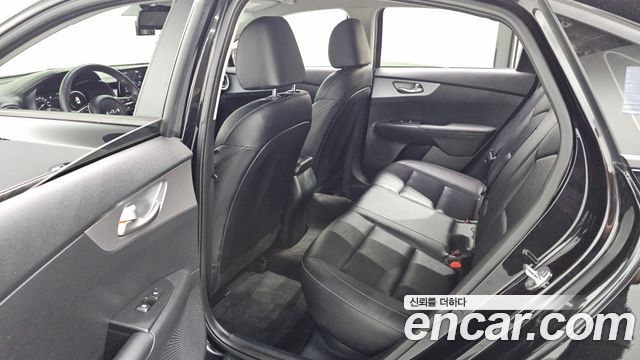 Kia K3 (II) 1.6 Prestige 2022 — фото 12