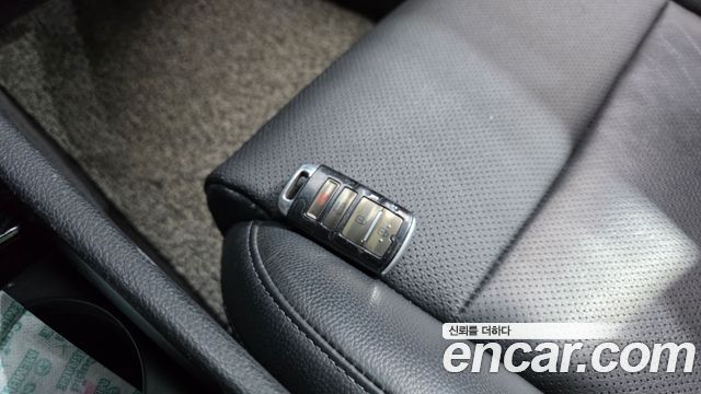 Kia K7 3.0 LPI Prestige (Rental Car) 2016 — фото 27