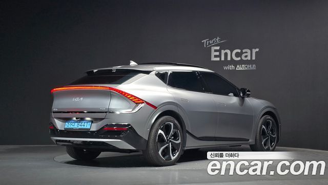 Kia EV6 Long Range 4WD GT Line 2023 — фото 2