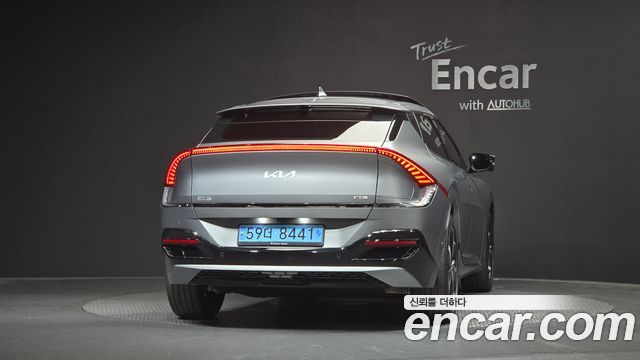 Kia EV6 Long Range 4WD GT Line 2023 — фото 4
