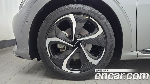 Kia EV6 Long Range 4WD GT Line 2023 — фото 5