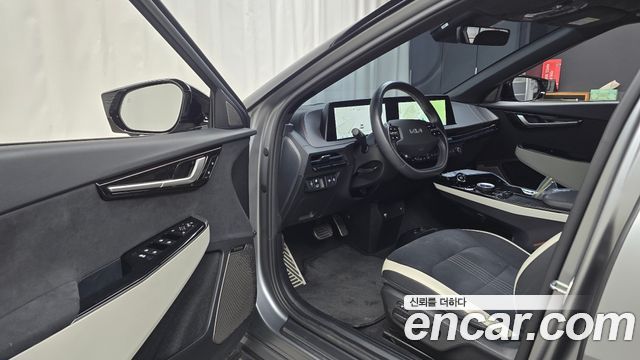 Kia EV6 Long Range 4WD GT Line 2023 — фото 10