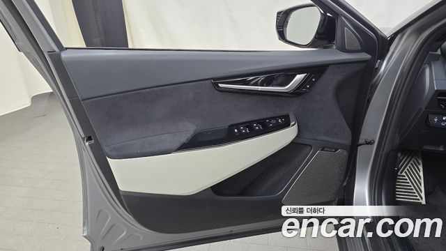 Kia EV6 Long Range 4WD GT Line 2023 — фото 24