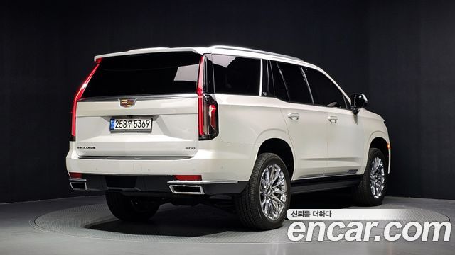 Cadillac Escalade (V) 6.2 Premium Luxury Platinum 2021 — фото 2