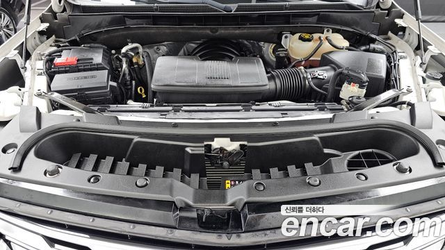 Cadillac Escalade (V) 6.2 Premium Luxury Platinum 2021 — фото 6