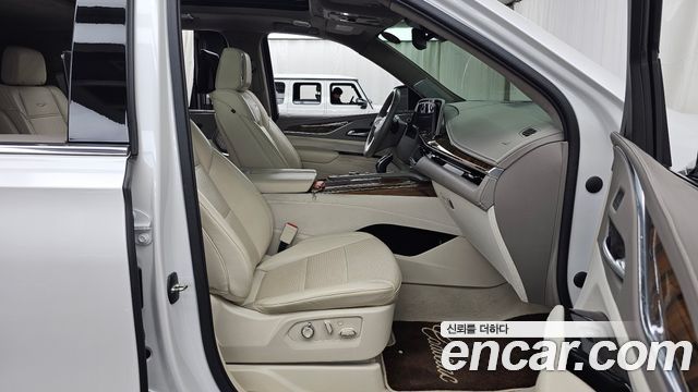 Cadillac Escalade (V) 6.2 Premium Luxury Platinum 2021 — фото 11