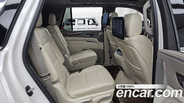 Cadillac Escalade (V) 6.2 Premium Luxury Platinum 2021 — фото 12