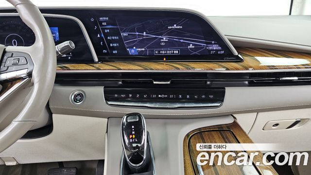 Cadillac Escalade (V) 6.2 Premium Luxury Platinum 2021 — фото 14