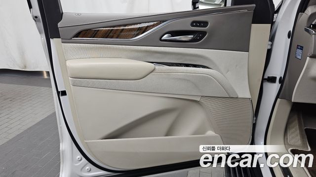 Cadillac Escalade (V) 6.2 Premium Luxury Platinum 2021 — фото 24