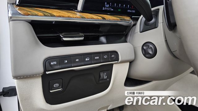 Cadillac Escalade (V) 6.2 Premium Luxury Platinum 2021 — фото 34
