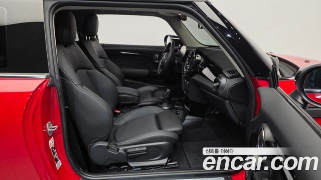 MINI Cooper Classic Plus 3rd 2024 — фото 11