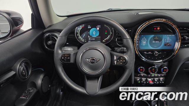 MINI Cooper Classic Plus 3rd 2024 — фото 13
