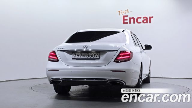 Mercedes-Benz E-Class (W213) E250 Avantgarde 2020 — фото 4
