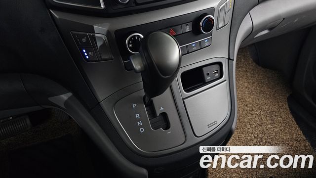 Hyundai Grand Starex Van 3-Seater Smart 2021 — фото 9