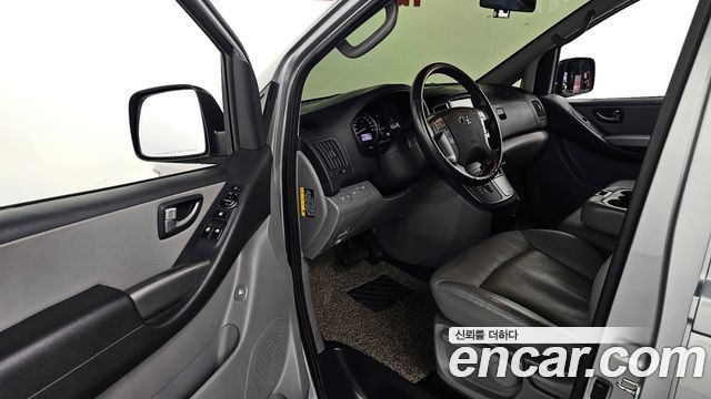 Hyundai Grand Starex Van 3-Seater Smart 2021 — фото 10