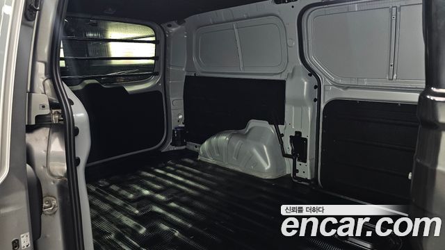 Hyundai Grand Starex Van 3-Seater Smart 2021 — фото 12