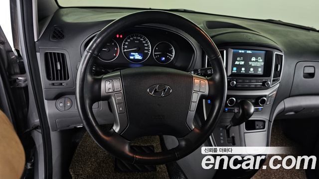 Hyundai Grand Starex Van 3-Seater Smart 2021 — фото 13