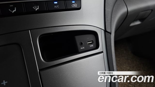Hyundai Grand Starex Van 3-Seater Smart 2021 — фото 18