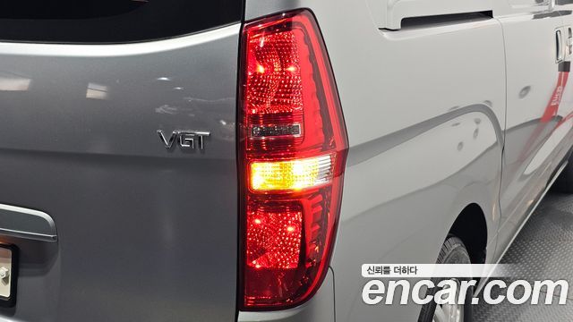 Hyundai Grand Starex Van 3-Seater Smart 2021 — фото 23