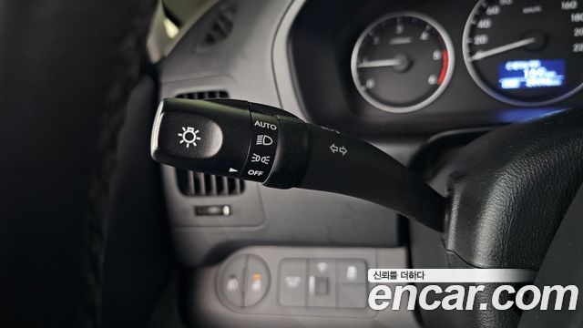Hyundai Grand Starex Van 3-Seater Smart 2021 — фото 30