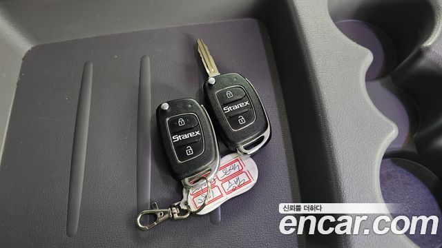 Hyundai Grand Starex Van 3-Seater Smart 2021 — фото 34