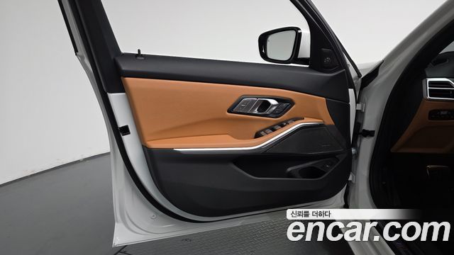 BMW 3 Series (G20) 320i Touring M Sports 2025 — фото 24