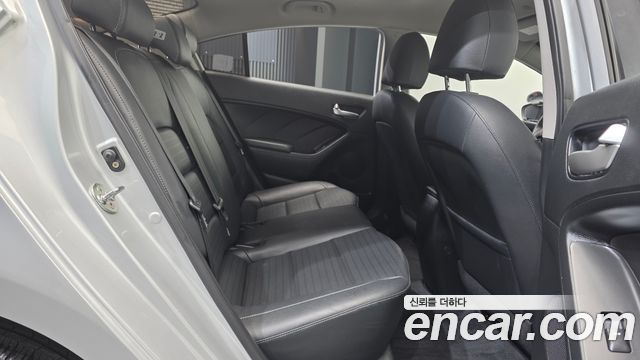 Kia K3 Deluxe 2018 — фото 12