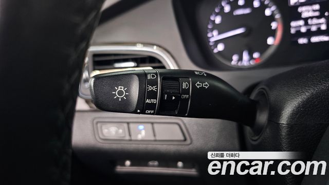 Hyundai Sonata (LF) 2.0 Smart Special 2016 — фото 32