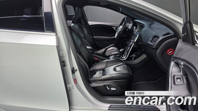 Volvo V40 D4 2nd 2014 — фото 11