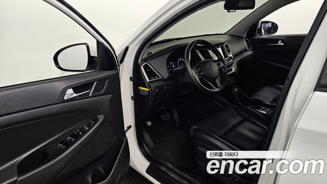 Hyundai Tucson Diesel 2.0 2WD Modern 2016 — фото 10