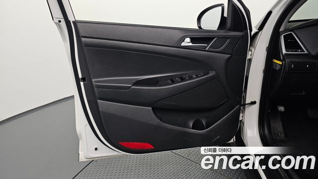 Hyundai Tucson Diesel 2.0 2WD Modern 2016 — фото 24