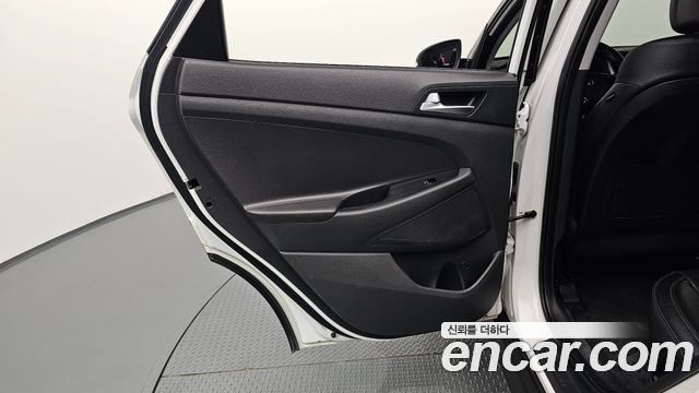 Hyundai Tucson Diesel 2.0 2WD Modern 2016 — фото 25