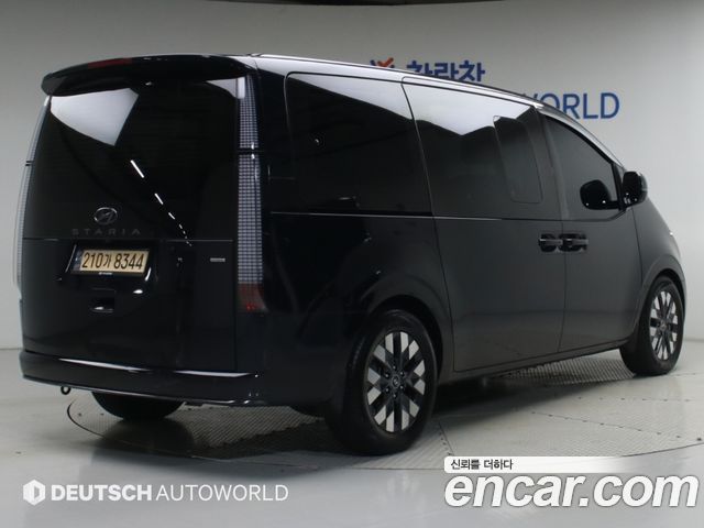 Hyundai Staria 4WD Lounge 7-Seater Inspiration 2022 — фото 2