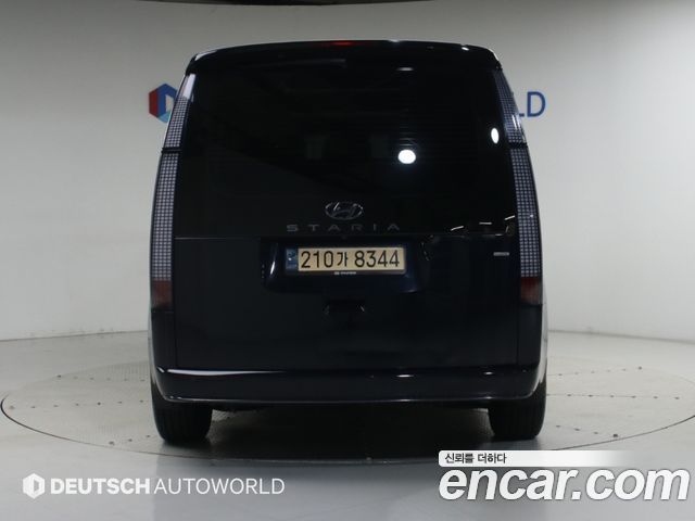 Hyundai Staria 4WD Lounge 7-Seater Inspiration 2022 — фото 4