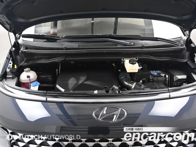 Hyundai Staria 4WD Lounge 7-Seater Inspiration 2022 — фото 6