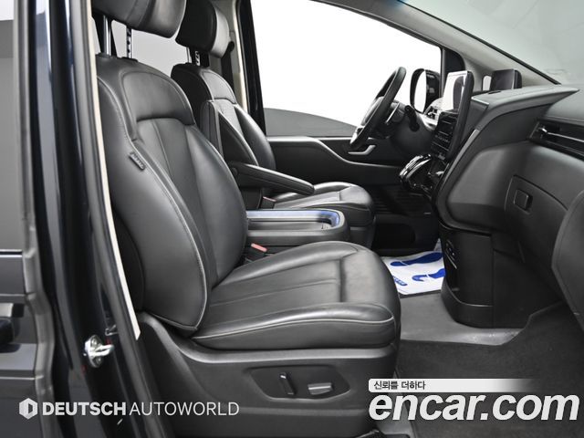 Hyundai Staria 4WD Lounge 7-Seater Inspiration 2022 — фото 10