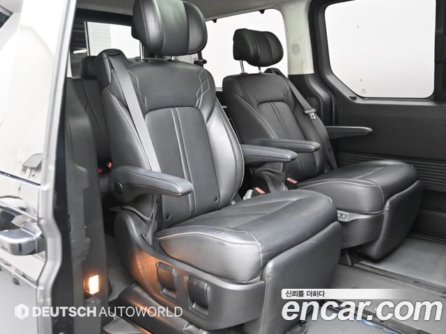 Hyundai Staria 4WD Lounge 7-Seater Inspiration 2022 — фото 16