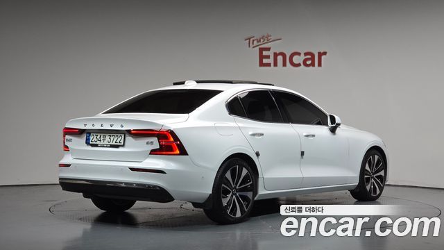 Volvo S60 (III) B5 Ultimate Bright 2023 — фото 2