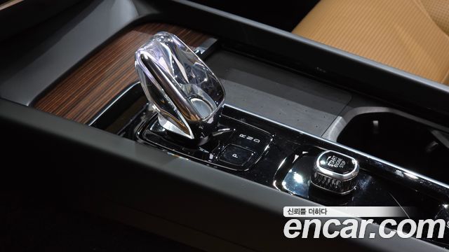 Volvo S60 (III) B5 Ultimate Bright 2023 — фото 9